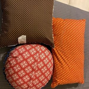 Throw pillows